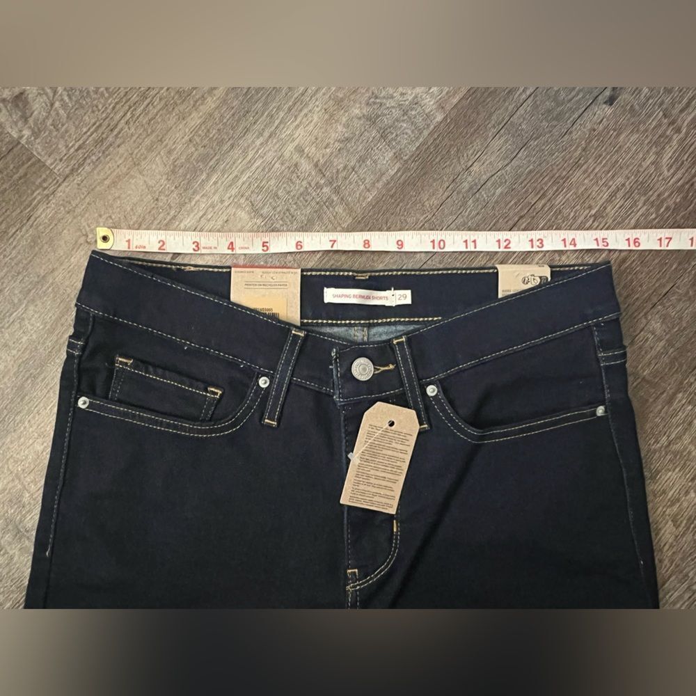 Levi's Shaping Bermuda Shorts- Size 29 - Picture 7 of 9